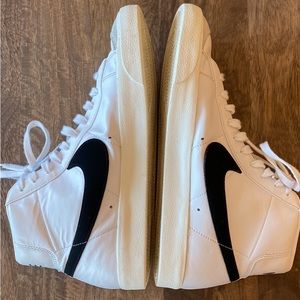 Nike Blazer Mid 77’s Size 12